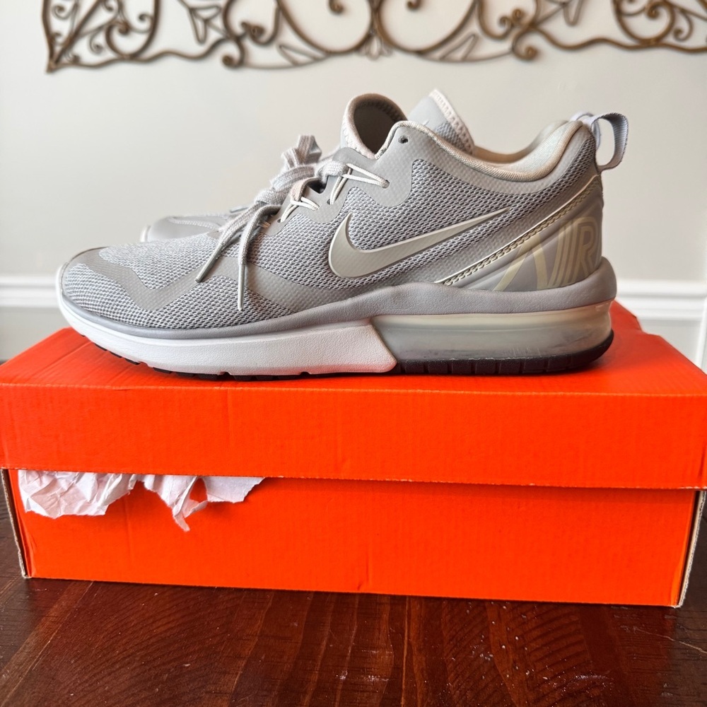 Nike Air Max Fury Light Gray Women’s Running Shoes size 9